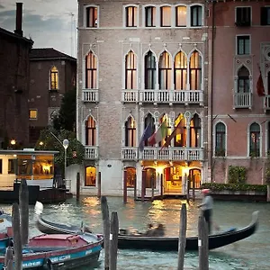 Pesaro Palace 4* ונציה